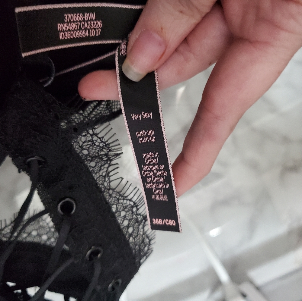 Victoria's secret lace bra - Picture 6 of 6